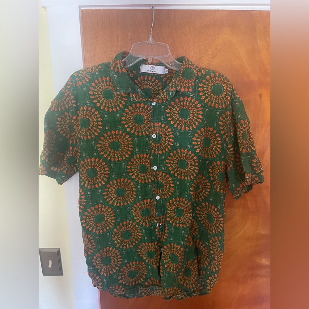 XL button down fun casual shirt